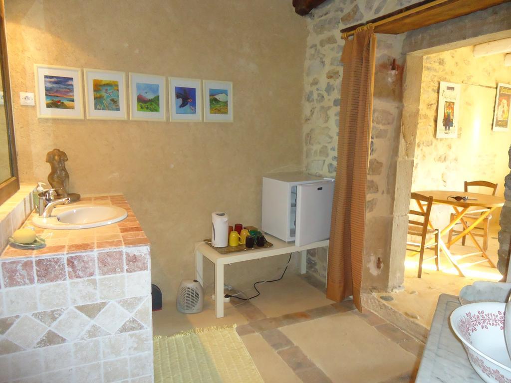 La Colline Bleue Bed & Breakfast Banne Exterior photo